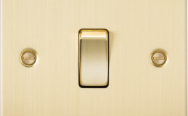 Knightsbridge Flat Plate Brushed Brass 1 Gang 10 Amp 2-Way Light Switch