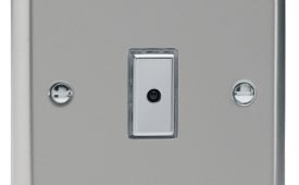 Varilight Classic Satin Chrome 1-Gang 1-Way V-Pro Multi-Point Remote/Tactile Touch Control Master LED Dimmer 1 x 0-100W (1-10 LEDs)