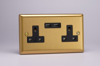 Varilight Classic Brushed Brass 2-Gang 13A Unswitched Socket + 2x5V DC 2100mA USB Charging Ports