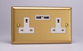Varilight Classic Brushed Brass 2-Gang 13A Unswitched Socket + 2x5V DC 2100mA USB Charging Ports