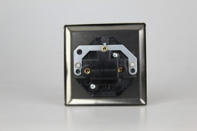 Varilight Classic Mirror Chrome 1-Gang 2A Round Pin Socket with White Inserts - Image 2