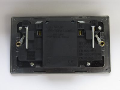 Varilight Flat Plate Screwless Premium White 2-Gang 13A Unswitched Socket + 2 5V DC 2100mA USB Charging Ports - Image 2