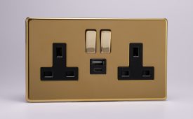 Varilight Flat Plate Screwless Polished Brass 2-Gang 13A Single Pole Switched Socket with 1x USB A & 1x USB C Charging Ports