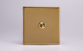 Varilight Flat Plate Screwless Polished Brass 1-Gang 10A Intermediate Toggle Switch