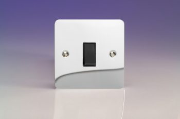 Varilight Ultraflat Polished Chrome 1-Gang 10A Retractive Switch