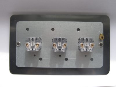 Varilight Ultraflat Brushed Brass 3-Gang 6A 1-Way Push-to-Make Momentary Switch (Twin Plate) - Image 2