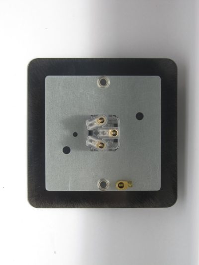 Varilight Ultraflat Polished Chrome 1-Gang 6A 1- or 2-Way Push-On/Off Impulse Switch - Image 2