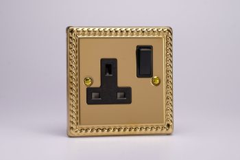 Varilight Classic Georgian Brass 1-Gang 13A Double Pole Switched Socket
