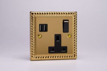 Varilight Classic Georgian Brass 1-Gang 13A Switched Socket with 2 x 17W Shared USB A Charging Ports