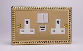 Varilight Classic Georgian Brass 2-Gang 13A Single Pole Switched Socket with 1x USB A & 1x USB C Charging Ports