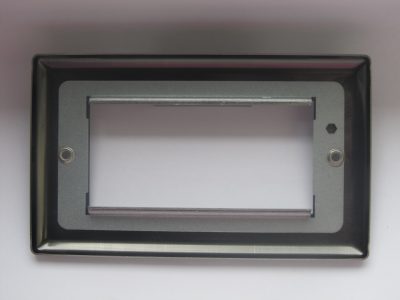Varilight Georgian Brass DataGrid Twin Plate (4 Grid Spaces) - Image 2