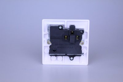 Varilight White Value 1-Gang 13A Double Pole Switched Socket - Image 2