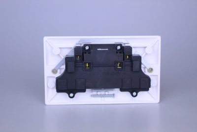 Varilight White Value 2-Gang 13A Double Pole Switched Socket - Image 2