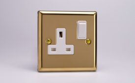 Varilight Classic Victorian Brass 1-Gang 13A Double Pole Switched Socket