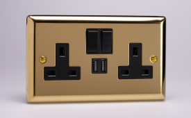 Varilight Classic Victorian Brass 2-Gang 13A Single Pole Switched Socket + 2 5V DC 2100mA USB Charging Ports