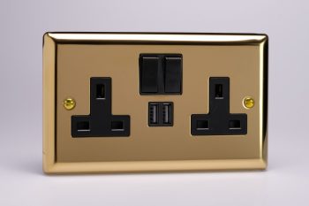 Varilight Classic Victorian Brass 2-Gang 13A Single Pole Switched Socket + 2 5V DC 2100mA USB Charging Ports