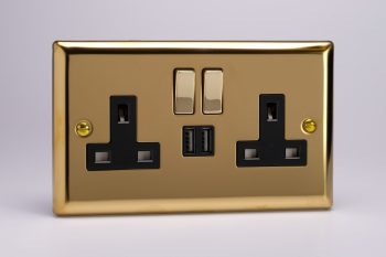 Varilight Classic Victorian Brass 2-Gang 13A Single Pole Switched Socket with Metal Rockers + 2 5V DC 2100mA USB Charging Ports