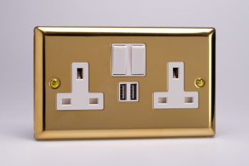 Varilight Classic Victorian Brass 2-Gang 13A Single Pole Switched Socket + 2 5V DC 2100mA USB Charging Ports