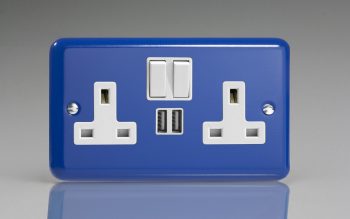Varilight Lily Reflex Blue 2-Gang 13A Single Pole Switched Socket + 2x5V DC 2100mA USB Charging Ports