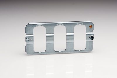 Varilight Classic Mirror Chrome 3-Gang PowerGrid Plate including Yoke (Twin Plate) - Image 2